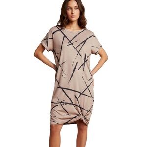Pixie Lady Abstract Print Short-Sleeved T-Shirt Dress